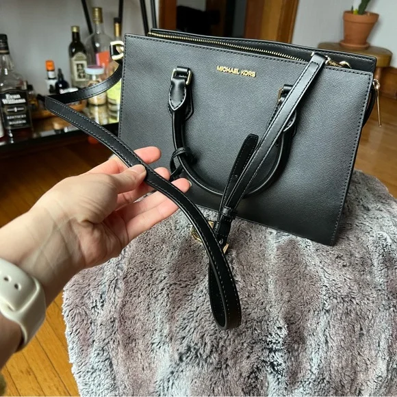 New with tags! Michael Kors purse & wallet - Picture 9 of 10